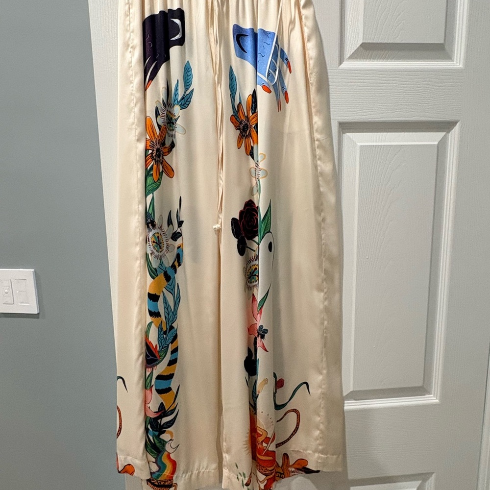 Luxxel Satin Printed Two-Piece Set | Worn 1x - Picture 5 of 6